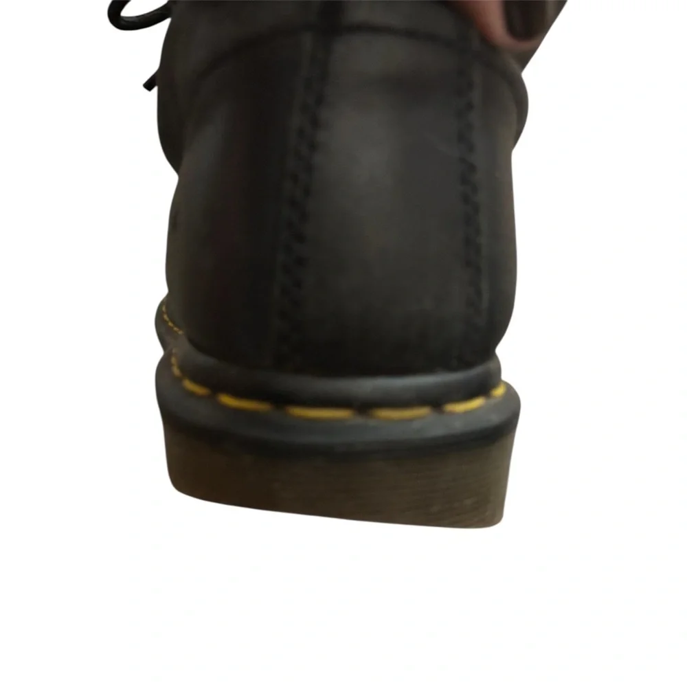 Dr. Marten’s classic combat boots women’s size 9 worn in condition - Picture 13 of 14